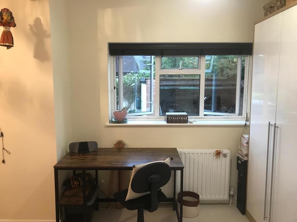 Staines-upon-Thames Serene Spacious Room מראה חיצוני תמונה