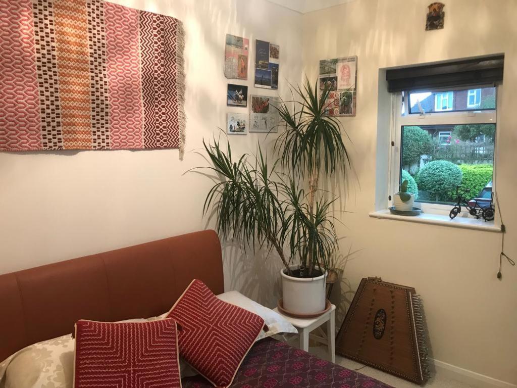 Staines-upon-Thames Serene Spacious Room מראה חיצוני תמונה